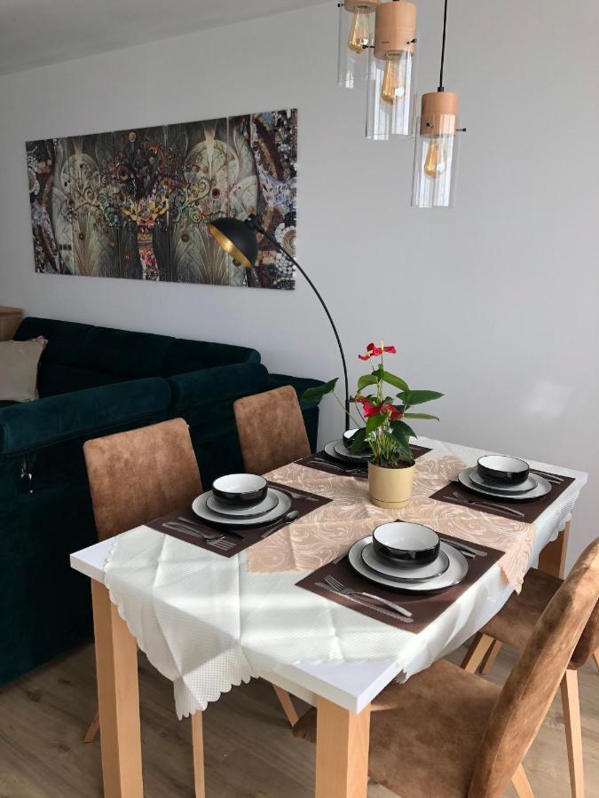Tatra Billetee Apartman S Luxusnym Vyhladom Na Vysoketatry A Sukromnym Wellness Poprad Bagian luar foto