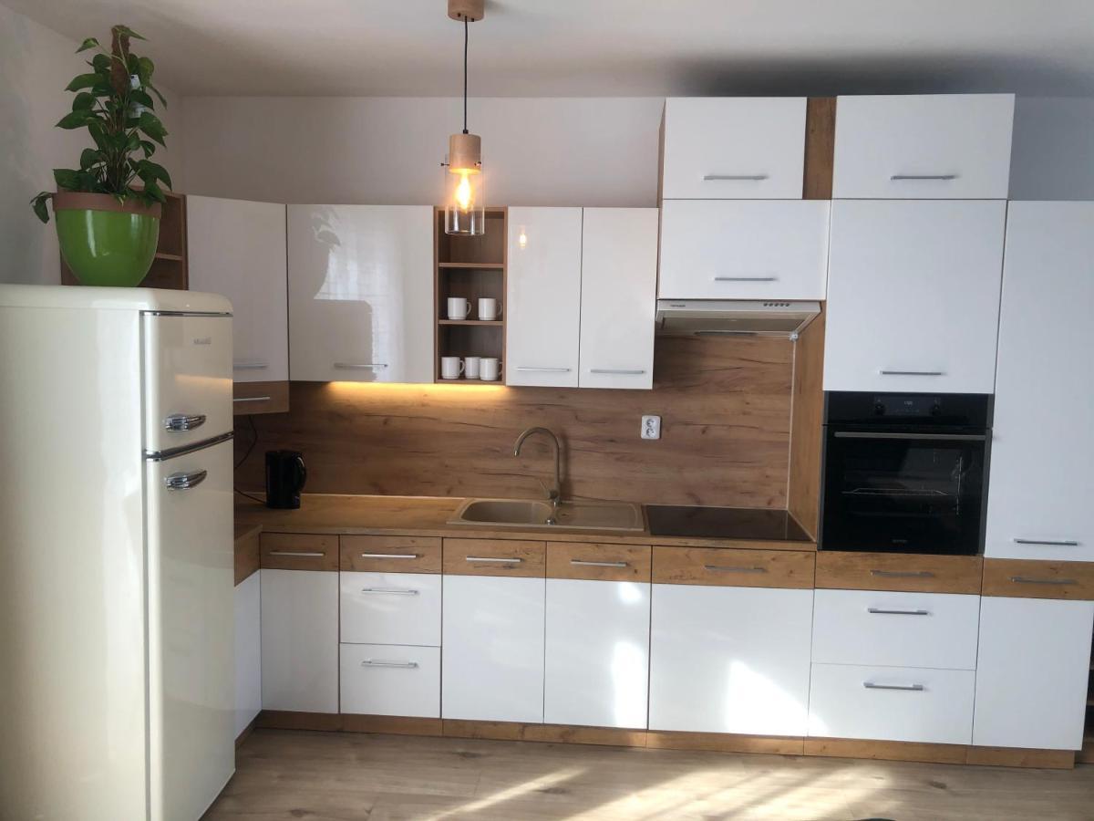 Tatra Billetee Apartman S Luxusnym Vyhladom Na Vysoketatry A Sukromnym Wellness Poprad Bagian luar foto