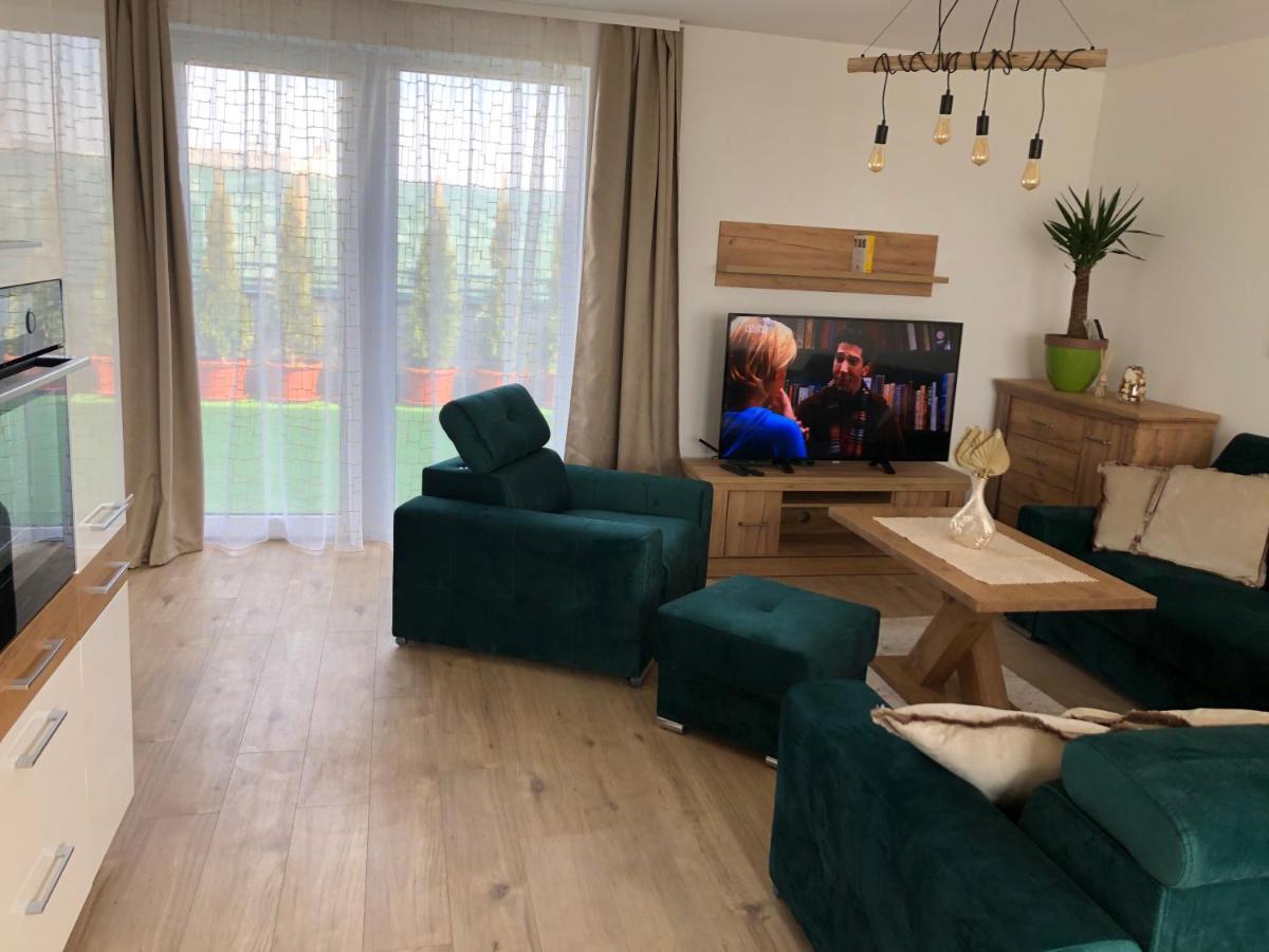 Tatra Billetee Apartman S Luxusnym Vyhladom Na Vysoketatry A Sukromnym Wellness Poprad Bagian luar foto