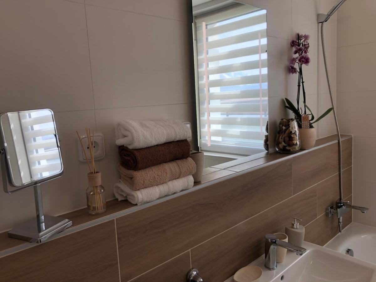 Tatra Billetee Apartman S Luxusnym Vyhladom Na Vysoketatry A Sukromnym Wellness Poprad Bagian luar foto